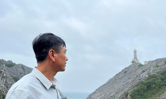 Nguyen Manh Hung, el guardián del faro en la isla Long Chau 