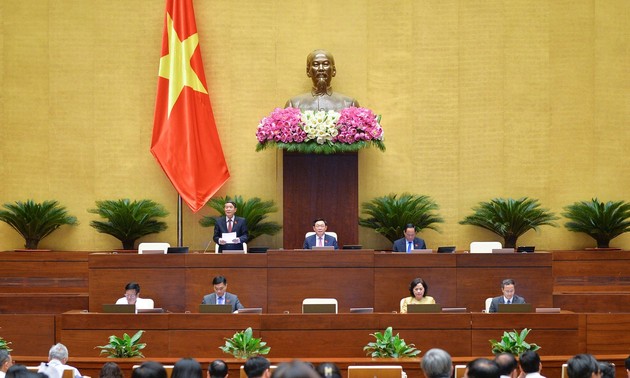 Parlamento vietnamita analiza enmiendas del proyecto de Ley de Organizaciones Crediticias 