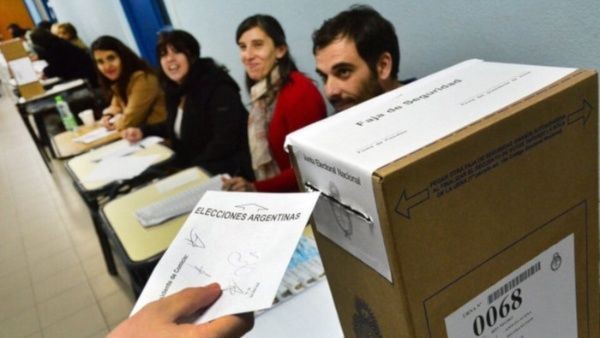 Celebran elecciones en varias provincias argentinas