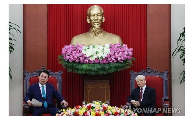 Prensa surcoreana informa ampliamente sobre visita del presidente Yoon Suk Yeol a Vietnam.