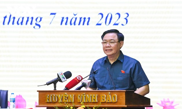 Presidente de la Asamblea Nacional se reúne con votantes de Hai Phong