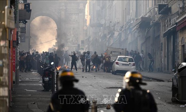 Disturbios en Francia provocan graves consecuencias