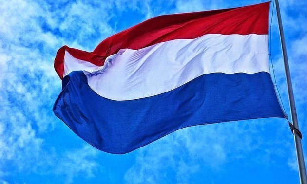 Países Bajos interesado en unirse al acuerdo de armas de Francia, Alemania y España