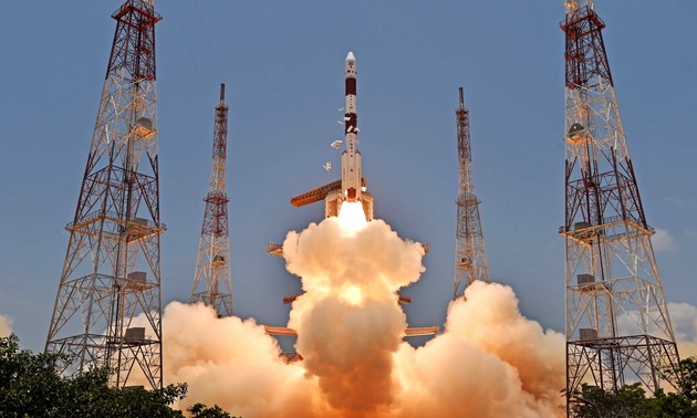 India lanza con éxito una sonda para estudiar el Sol