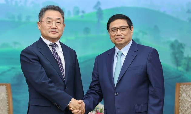 Premier vietnamita recibe al vicepresidente y director general del Grupo Tecnológico Amkor