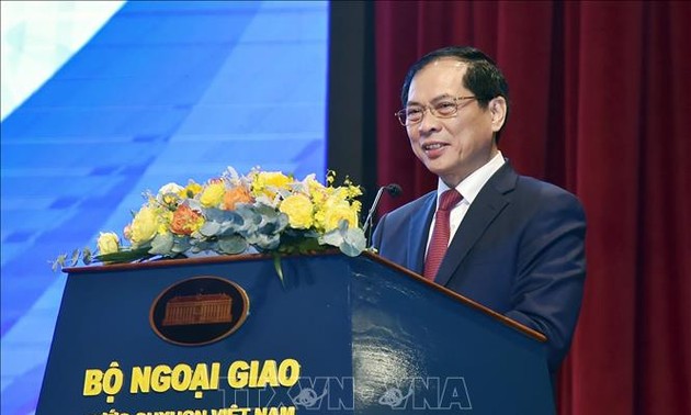 Clausuran la 32.ª Conferencia Diplomática de Vietnam 