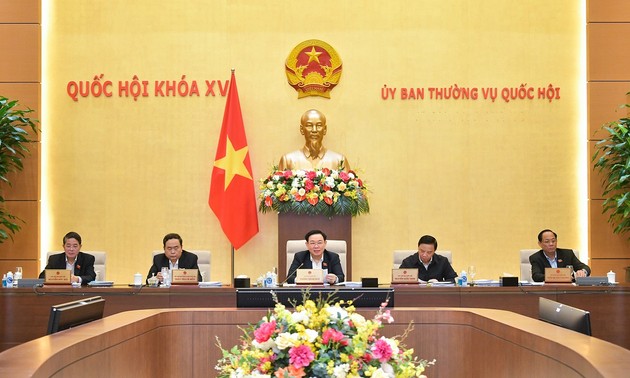 Comité Permanente del Parlamento de Vietnam analiza cuatro borradores de leyes