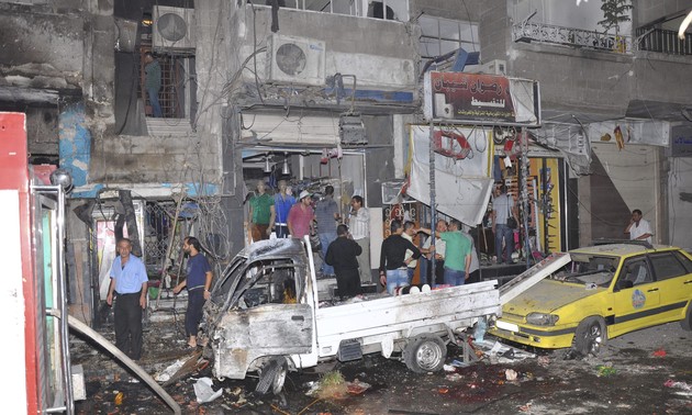 Damascus car bomb kills 18