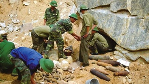 Vietnam, Germany cooperate in bomb, mine clearance
