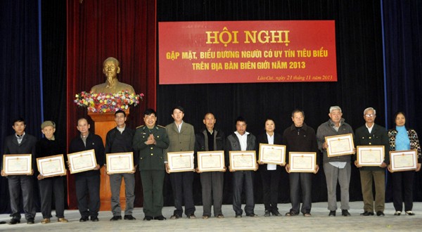 Outstanding individuals in Lao Cai province honored