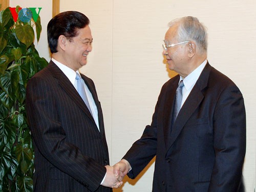 Prime Minister Dung seeks Japan’s greater economic ties and aids 