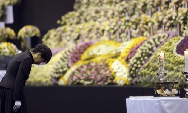 South Korea’s President apologizes for ferry disaster
