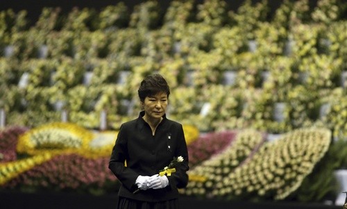 Korean President claims responsibility for ferry sinking