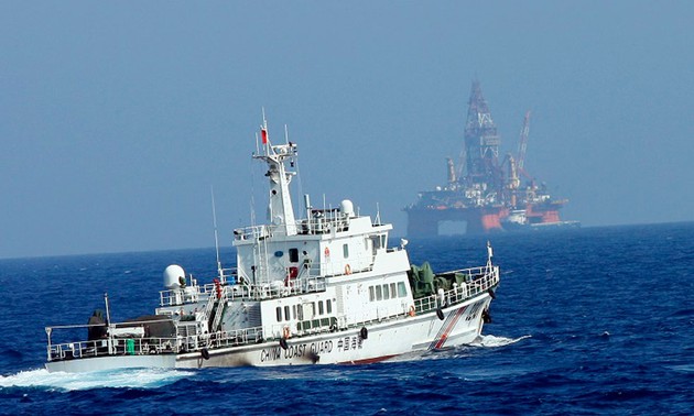 S.Koreans protest China’s illegal oil rig in East Sea