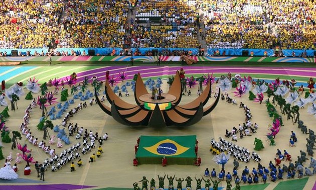 World Cup 2014: Vivid opening ceremony