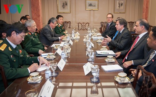 Vietnam, US cooperate on peacekeeping activities and repairing the aftermath of war