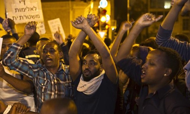 Ethiopian Israeli protest against police turns violent 