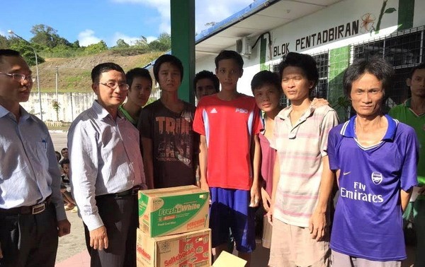 Vietnamese Embassy in Malaysia tries to bring fishermen home