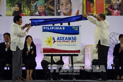 Philippines calls for consolidated ASEAN solidarity