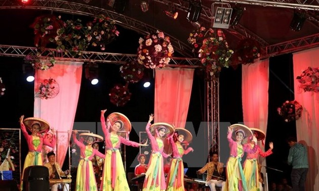 Vietnam participates in world folklore festival in Romania