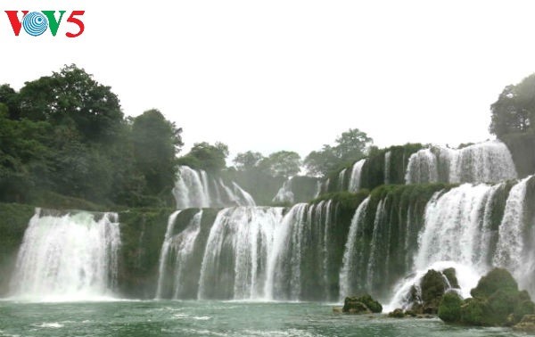Festival honors Cao Bang’s Ban Gioc waterfall