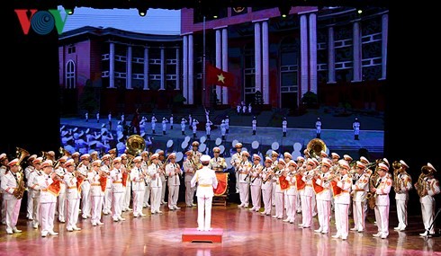 President: Vietnam People’s Army is hero of the people