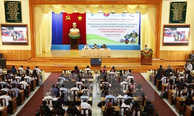 Conference discusses Vietnam’s tourism development