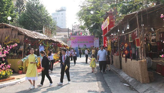 Busy Tet preparations across Vietnam