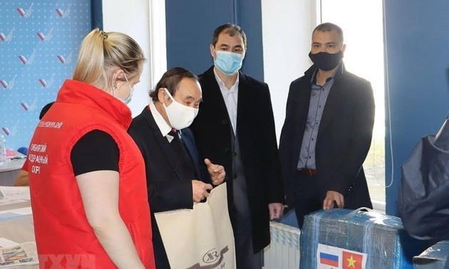 Vietnamese expats in Russia donate face masks to local volunteers