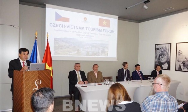 Prague forum promotes Vietnam-Czech tourism cooperation