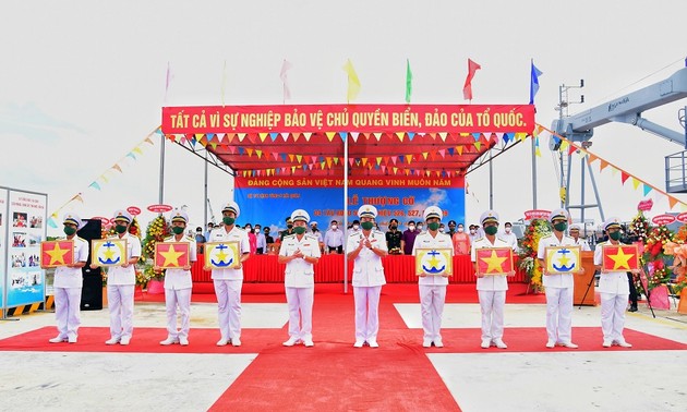Flag hoisting ceremony held for RoRo-5612 multipurpose vessels
