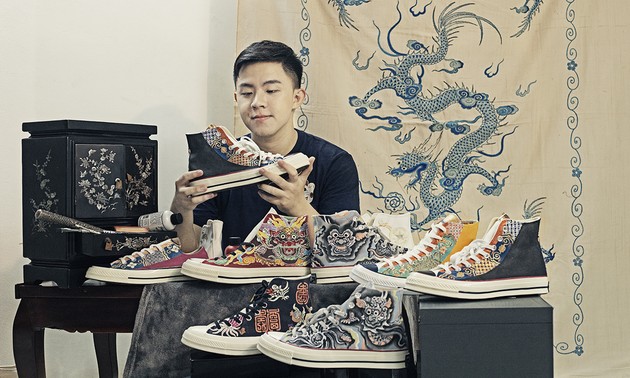 Artist gives common shoes a royal touch