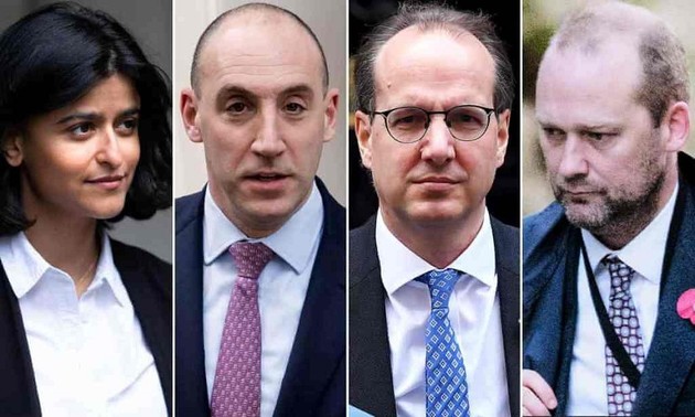 Four top Boris Johnson aides quit in a day