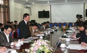 Aufsichtsgruppe des Parlaments arbeitet in Hanoi und Hoa Binh