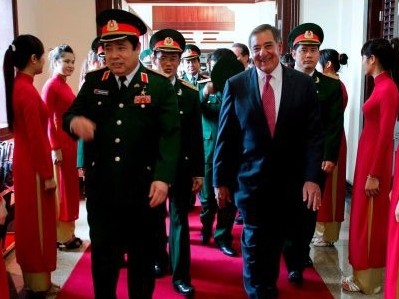  Medien in den USA loben den Vietnambesuch des US-Verteidigungsministers 