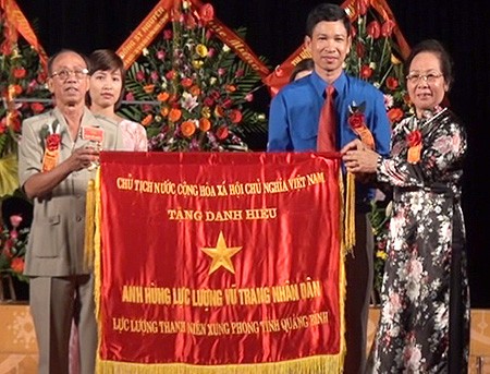 Vize-Staatspräsidentin zeichnet Veteranen in Quang Binh aus