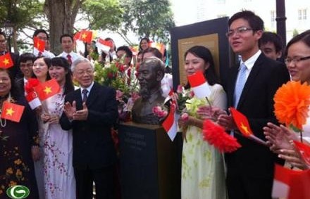 KPV-Generalsekretär Nguyen Phu Trong besucht Singapur