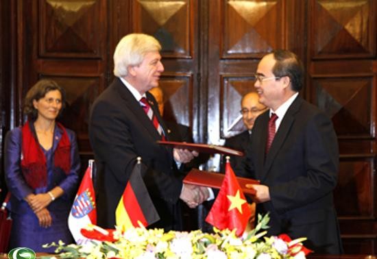  Vizepremierminister Nhan empfängt Hessens Ministerpräsident Volker Bouffier