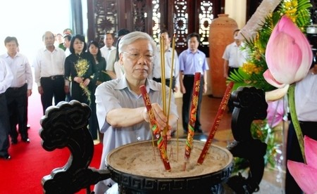 KPV-Generalsekretär Nguyen Phu Trong zum Besuch in Vinh Long