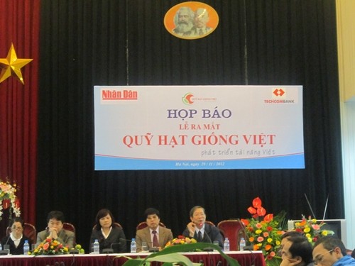 Präsentation des Fonds für die junge Generation Vietnams