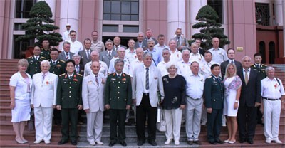 Staatspräsident Truong Tan Sang empfängt sowjetische Veteranen
