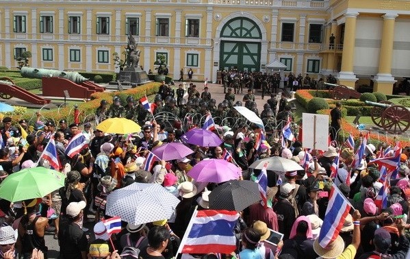 Die thailändische Regierung verpricht Züruckhaltung bei Demonstrationen