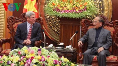 Parlaments- und Regierungschefs Vietnams empfangen den Vize-Präsident der russischen Duma