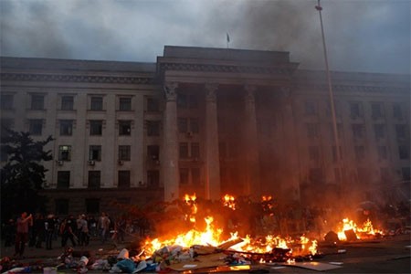 Ukraine: 37 Menschen kommen bei blutigen Zusammenstößen in Odessa ums Leben  