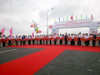 Premierminister Dung zu Gast bei der Inbetriebnahme der längsten Brücke über den Roten Fluss