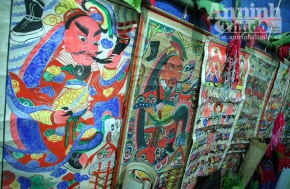 Ahnenbilder, eine traditionelle Kultur der Dao Lo Gang