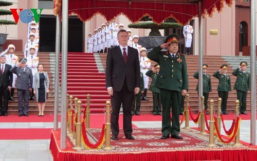 Polen will Erfahrungen über Verteidigung mit Vietnam teilen