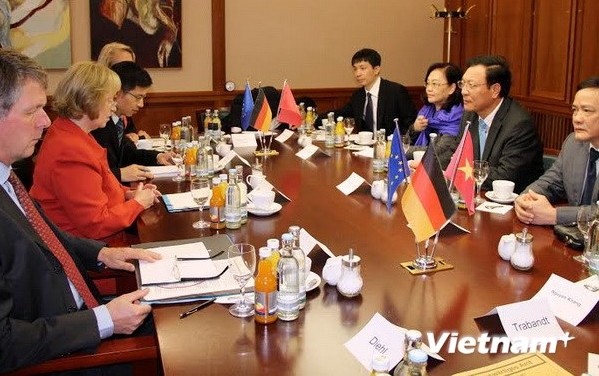Bildungsminister Pham Vu Luan zu Gast in Deutschland