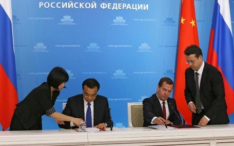 Russland und China schließen eine Reihe von Zusammenarbeitsabkommen ab
