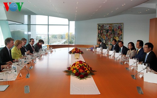Premierminister Nguyen Tan Dung zu Gast beim Asien-Europa-Gipfeltreffen im italienischen Mailand 